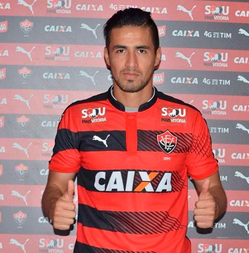 Rodrigo Ramallo é regularizado e já pode estrear com a camisa do Vitória