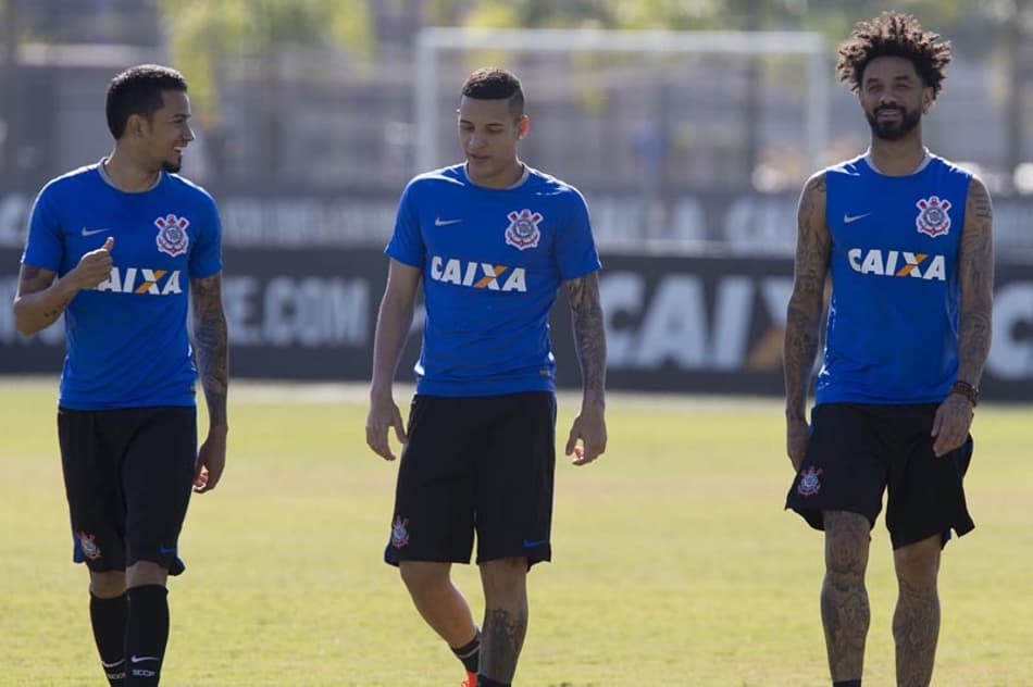 AGORA! Corinthians treina forte para o duelo contra o Figueirense
