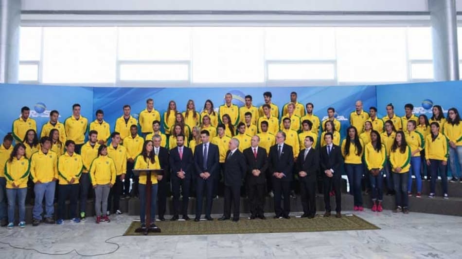 Atletas olímpicos participam de encontro com Temer