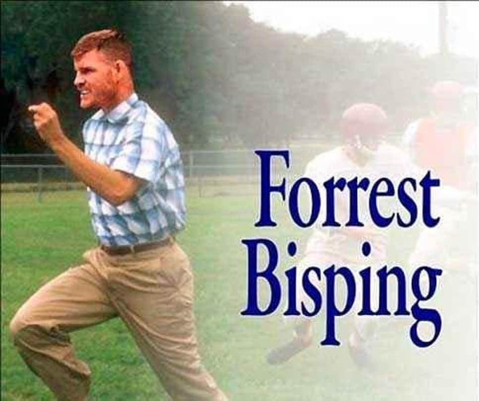 Através de montagem, Jacaré debocha de Bisping: 'Pare de correr'