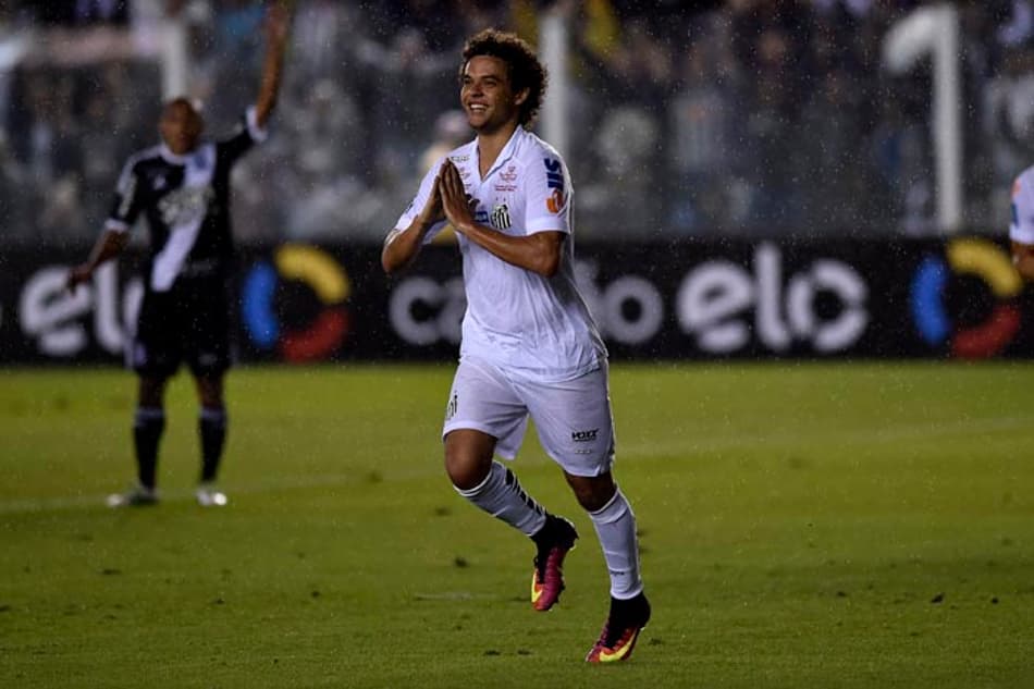Santos derrota a Ponte Preta e se mantém no G4. Siga o pós-jogo!