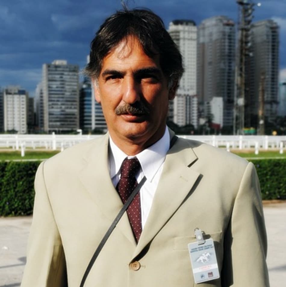 Venâncio comenta suas inscrições clássicas