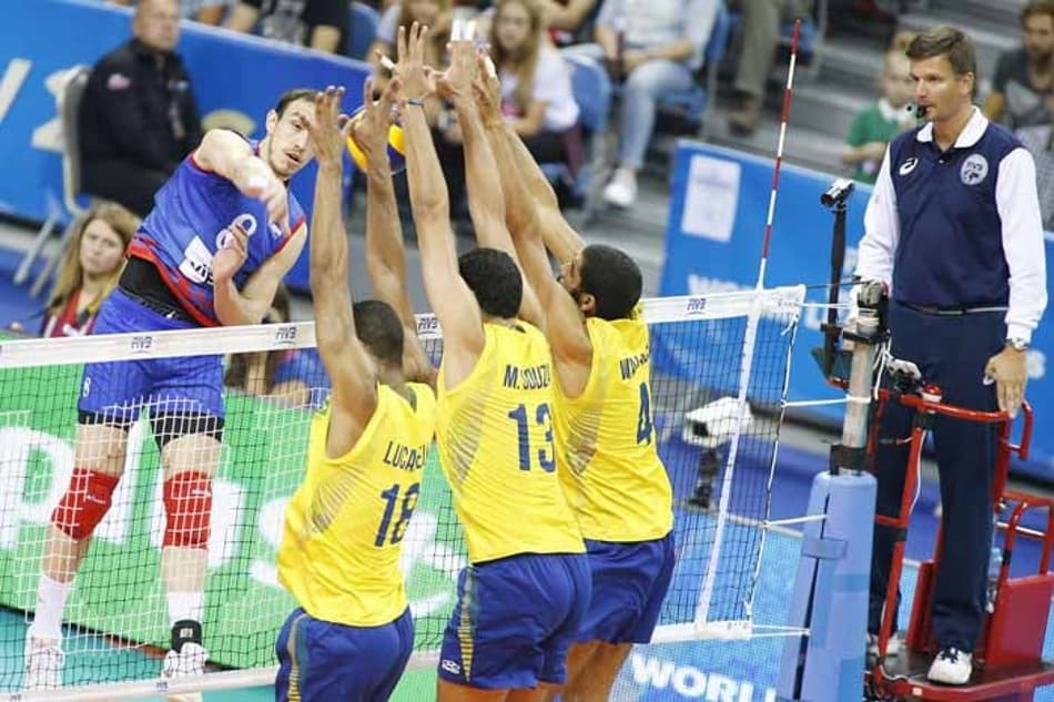 Sem brilho, Brasil perde para a Sérvia e é vice na Liga Mundial