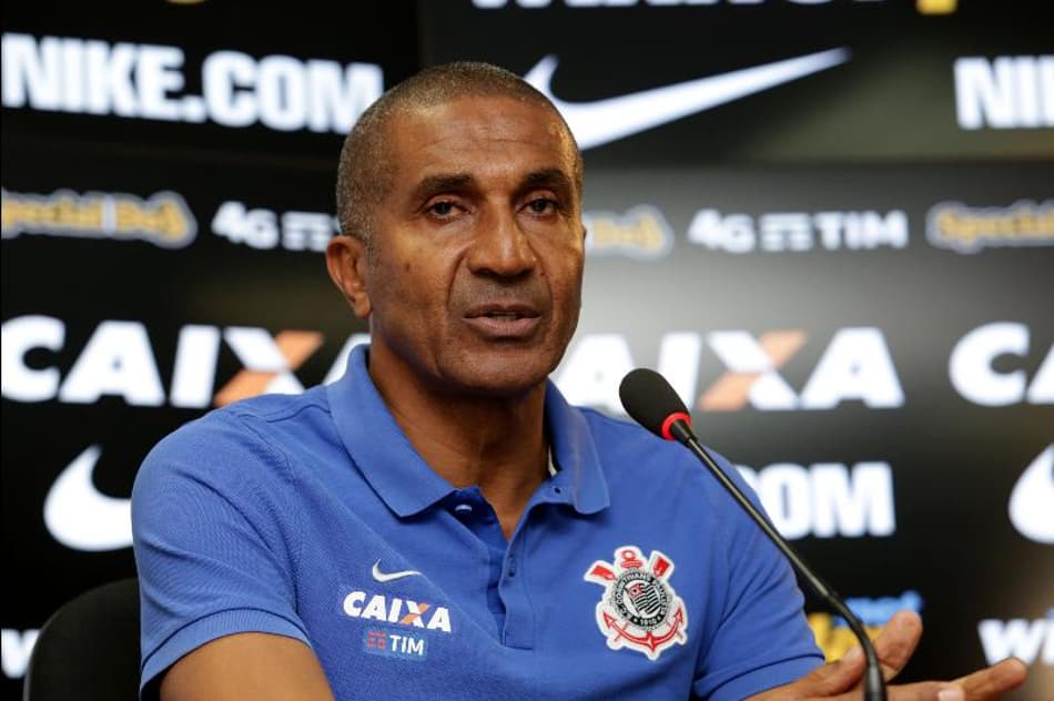 AO VIVO! Após treino, Cristóvão projeta Timão para a rodada