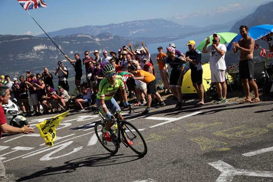 Polonês vence etapa da Volta da Espanha e Nibali acirra briga