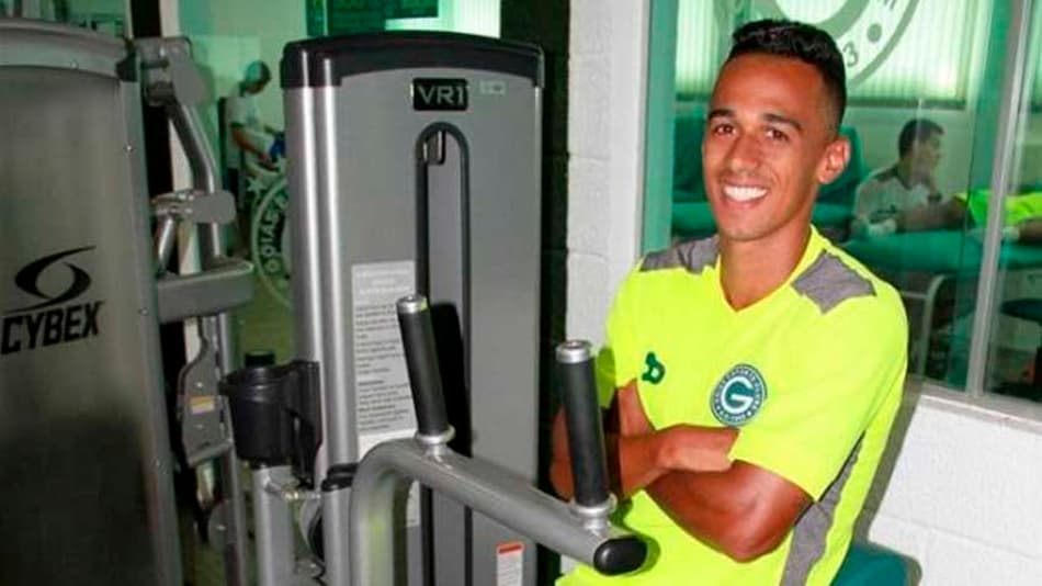 Lateral do Goiás, após nova derrota: 'Não tem como falar alguma coisa'