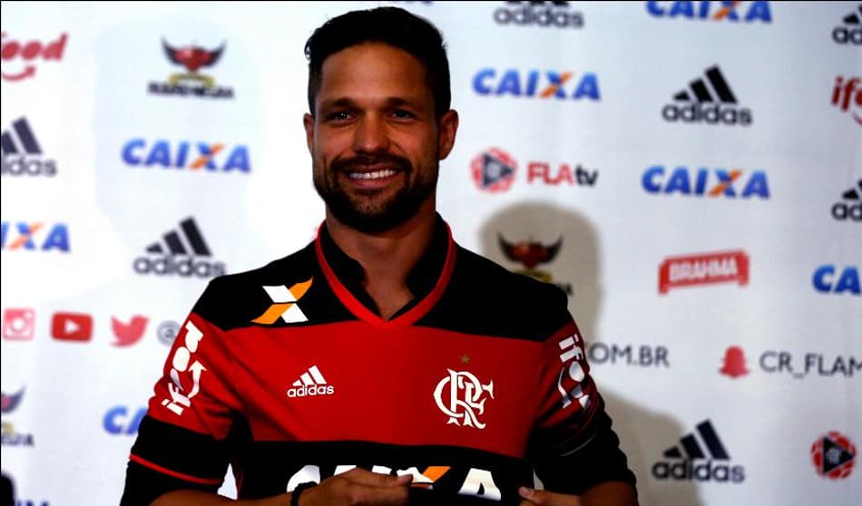 Novo reforço do Flamengo, Diego tem excelente desempenho contra rivais do Rio