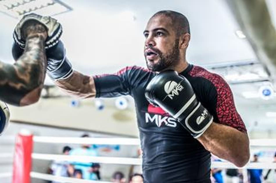 Thales Leites: ‘Não se surpreendam se eu nocautear o Chris Camozzi’