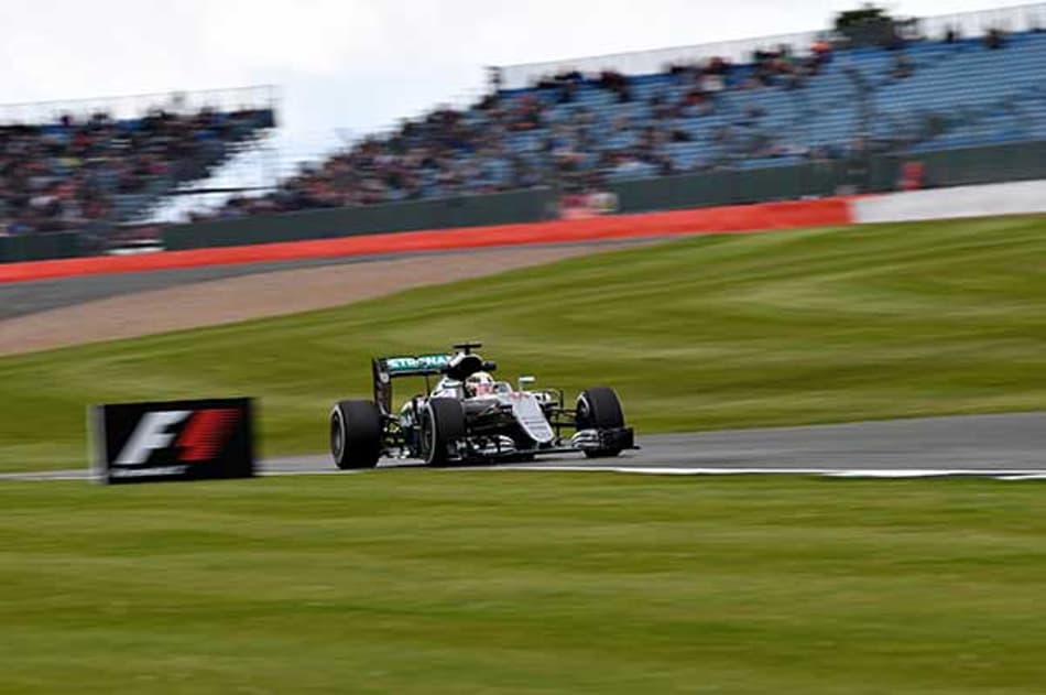 Com novo asfalto, tempo de volta deve ser um segundo mais rápido em Silverstone