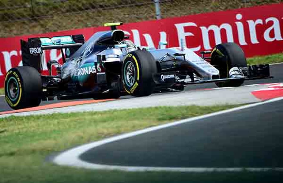 Rosberg volta a ser mais rápido que Hamilton no último treino livre para o GP da Hungria