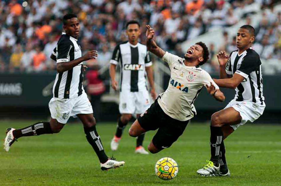 Corinthians sofre para empatar com o Figueirense em casa. Veja tudo que rolou nos vestiários