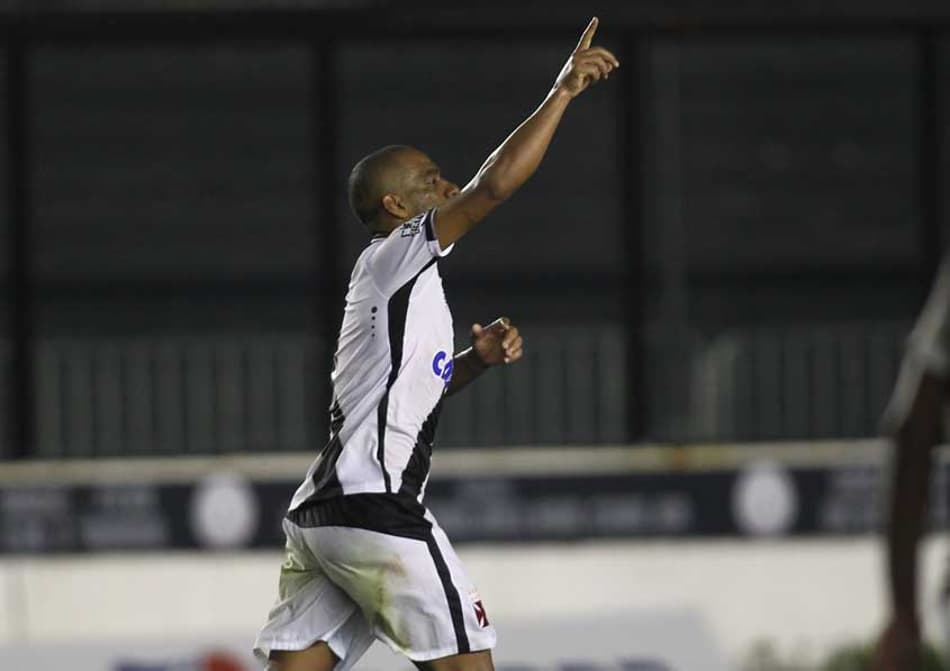 Zagueiros do Vasco chegam a 15 gols em 2016. Rivais somam dez