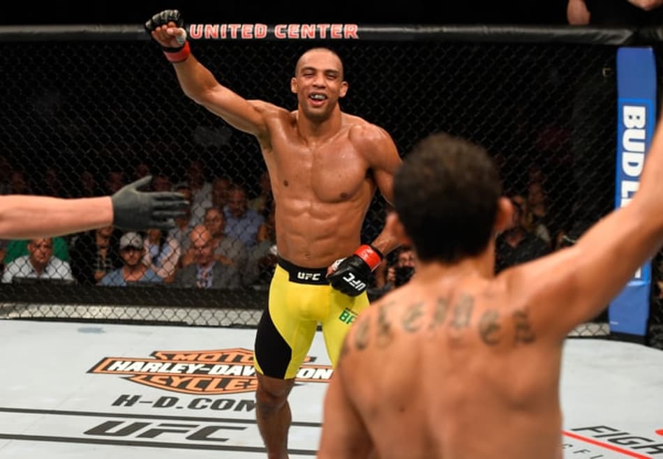 Barboza se diz pronto para cinturão do UFC, mas nega encarar Alvarez