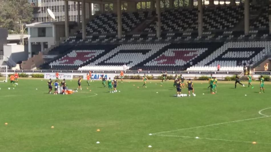 TEMPO REAL: Acompanhe treino do Vasco em São Januário