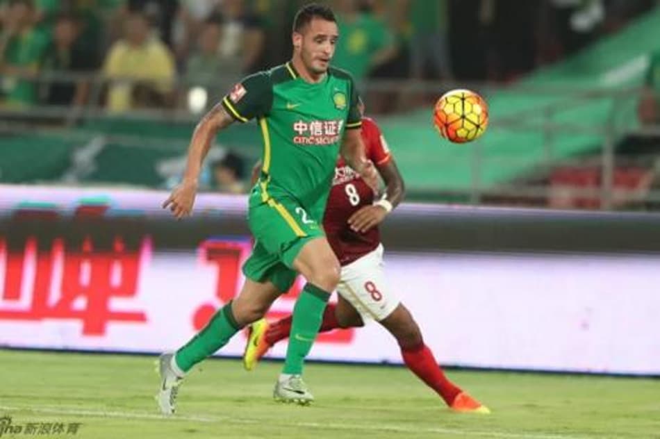 Time de Renato Augusto é eliminado com gol de outro ex-Timão na China