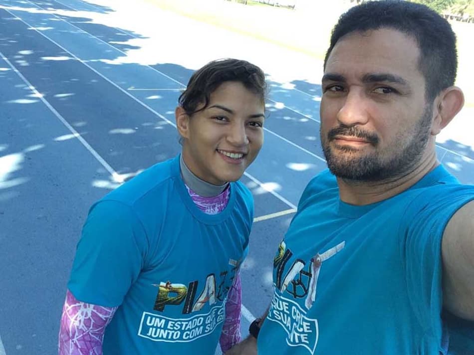 Futuro de Sarah Menezes no judô depende do resultado na Rio-2016