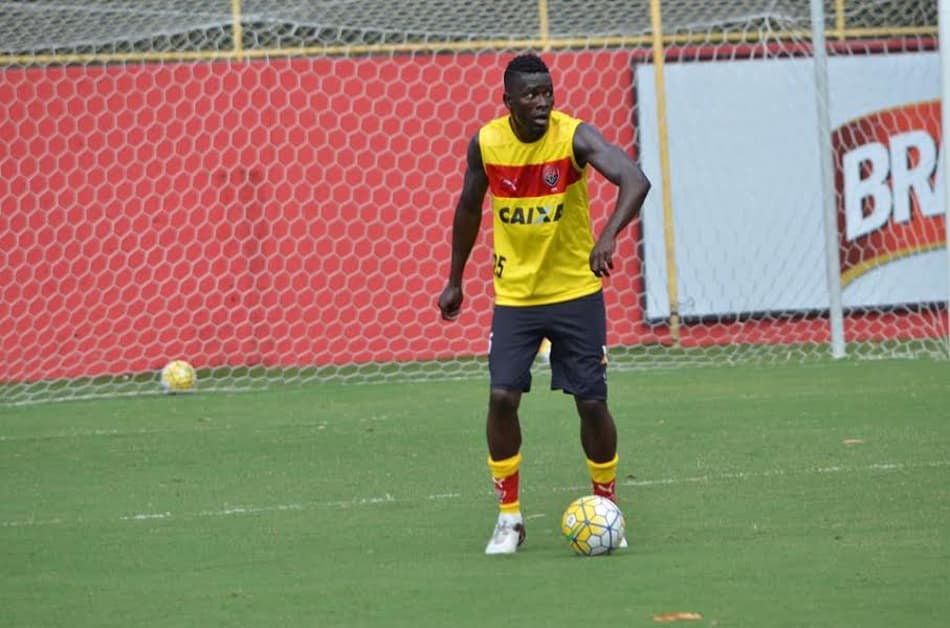Zagueiro do Vitória quer recuperação na Série A do Brasileirão