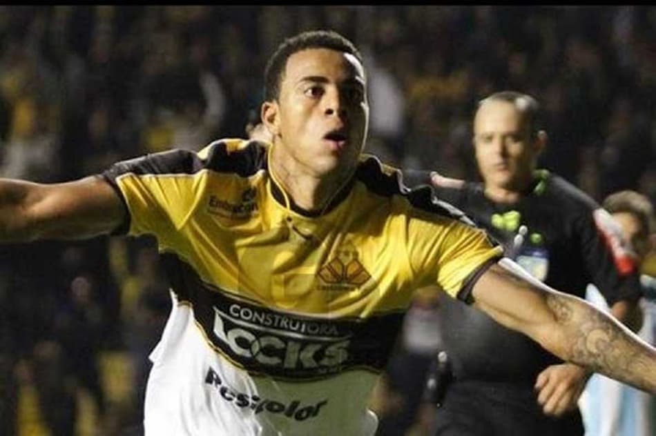 Gols, finalizações e assistências: veja os números de Gustavo, alvo do Corinthians