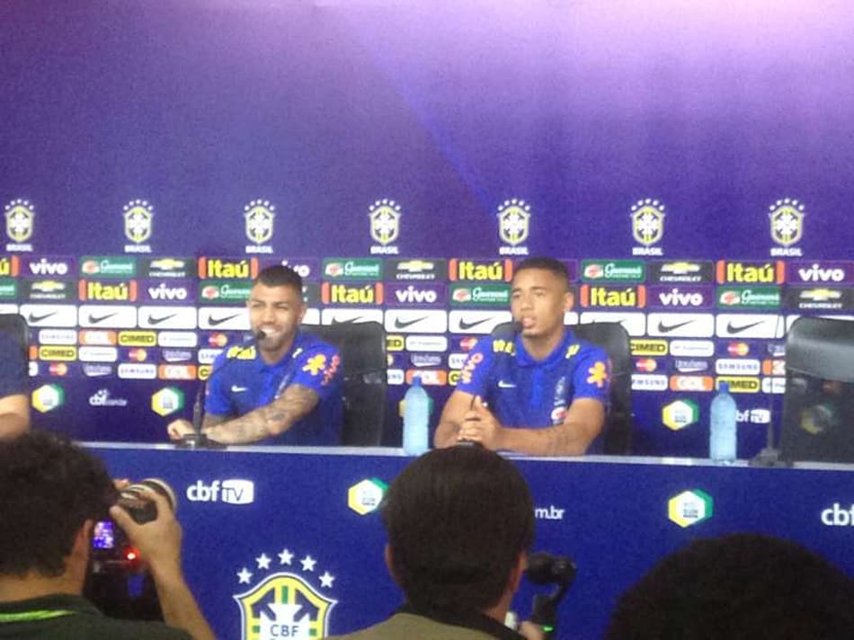 Gabigol e Gabriel Jesus falam sobre futuro, Seleção e mais. Siga a entrevista coletiva!