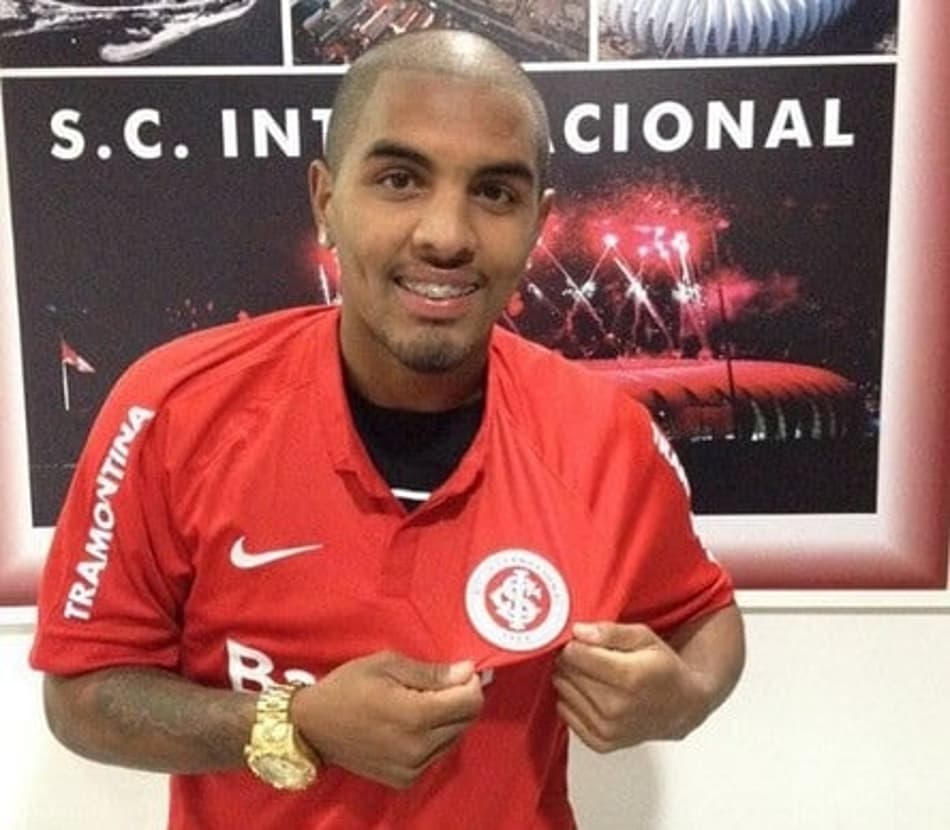 Com histórico de indisciplina, garoto rescinde contrato com o Internacional