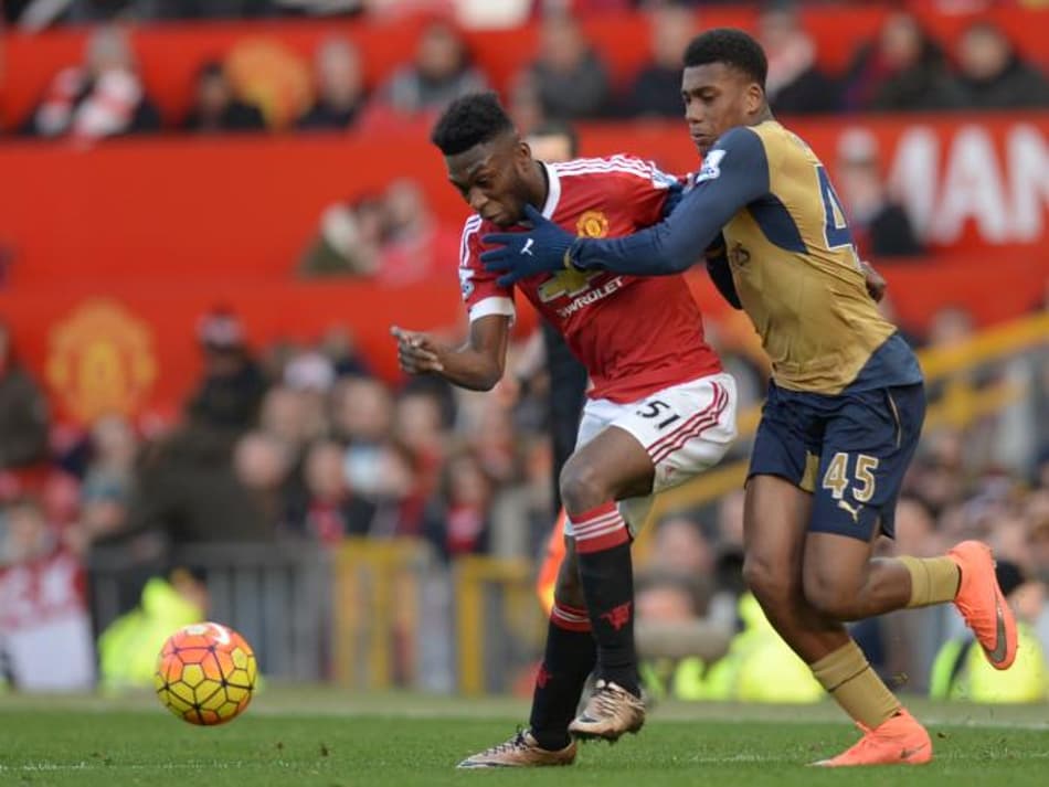 Valencia pede o empréstimo de Fosu-Mensah ao Manchester United