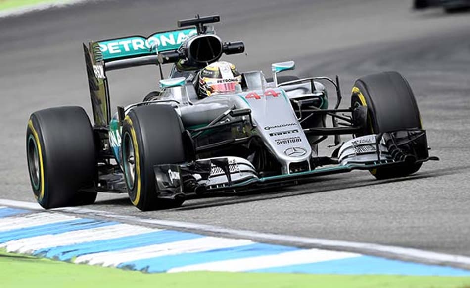 Hamilton supera Rosberg, vence na Alemanha e se isola na ponta