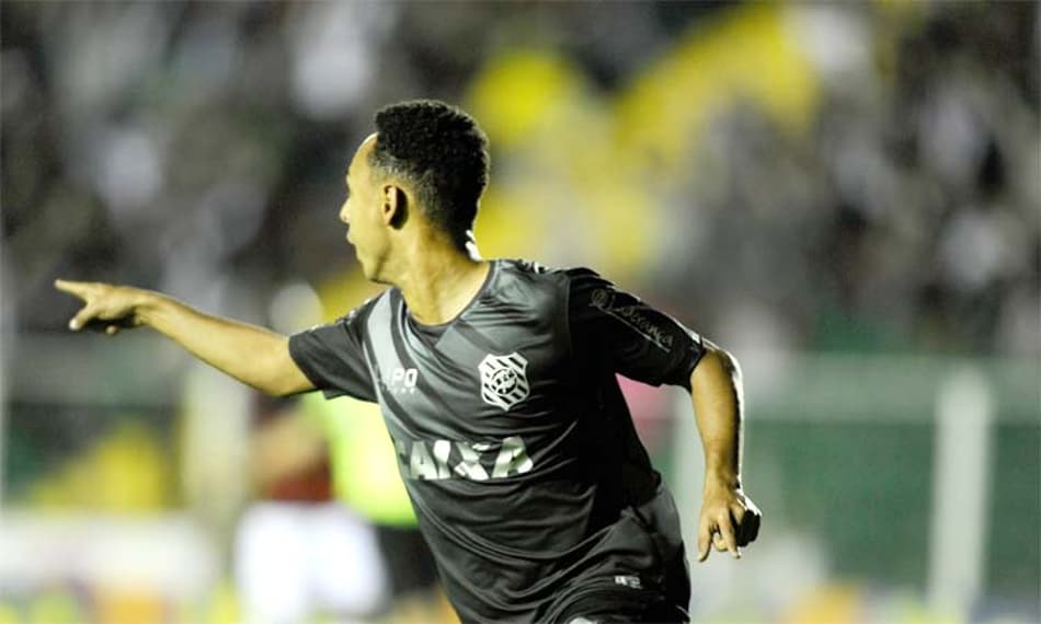 Pressionado, Figueirense recebe o Vitória no Orlando Scarpelli. SIGA!