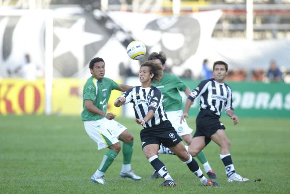 11 anos depois, o reencontro entre Palmeiras, Botafogo, Heber e a Ilha