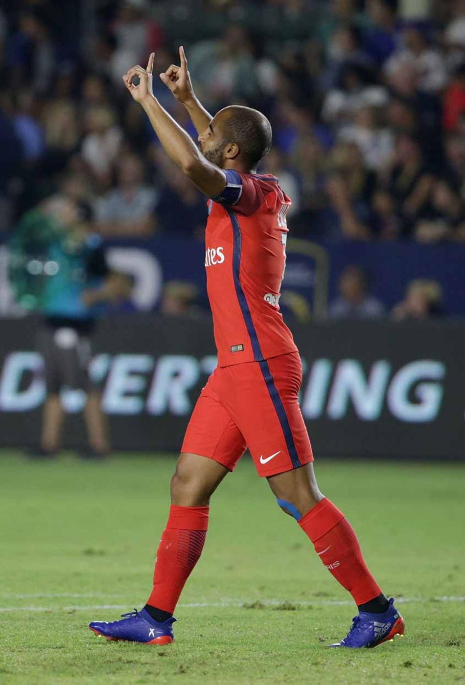 Lucas marca e PSG goleia Leicester nos Estados Unidos