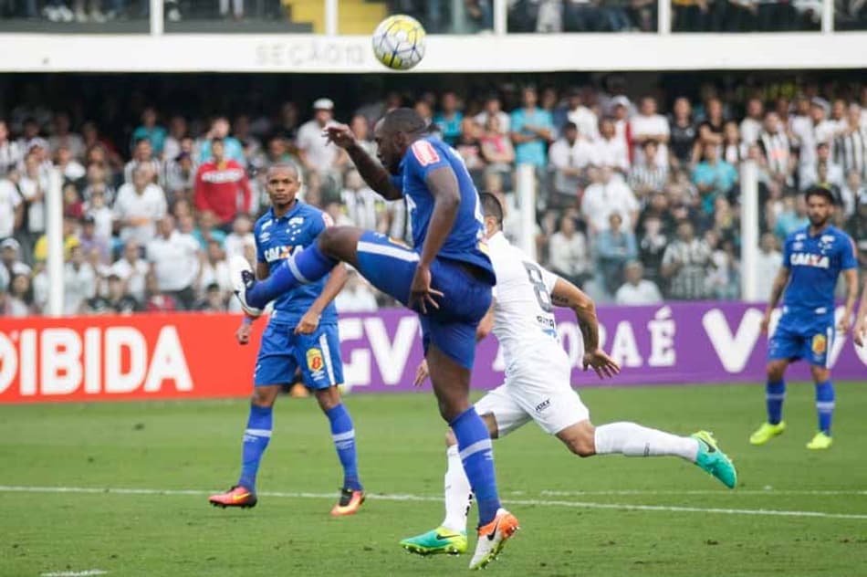 Jogadores do Cruzeiro lamentam filme repetido em nova derrota