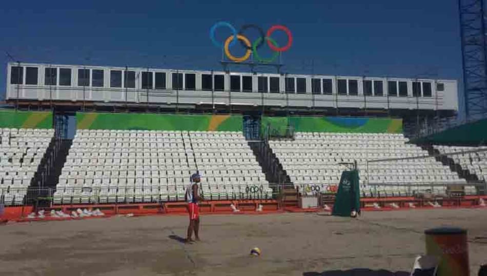 Insatisfeita, FIVB cobra Rio-2016 por melhoria na arena de Copacabana