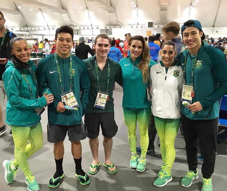 Ginastas brasileiros fazem treino de pódio no Rio