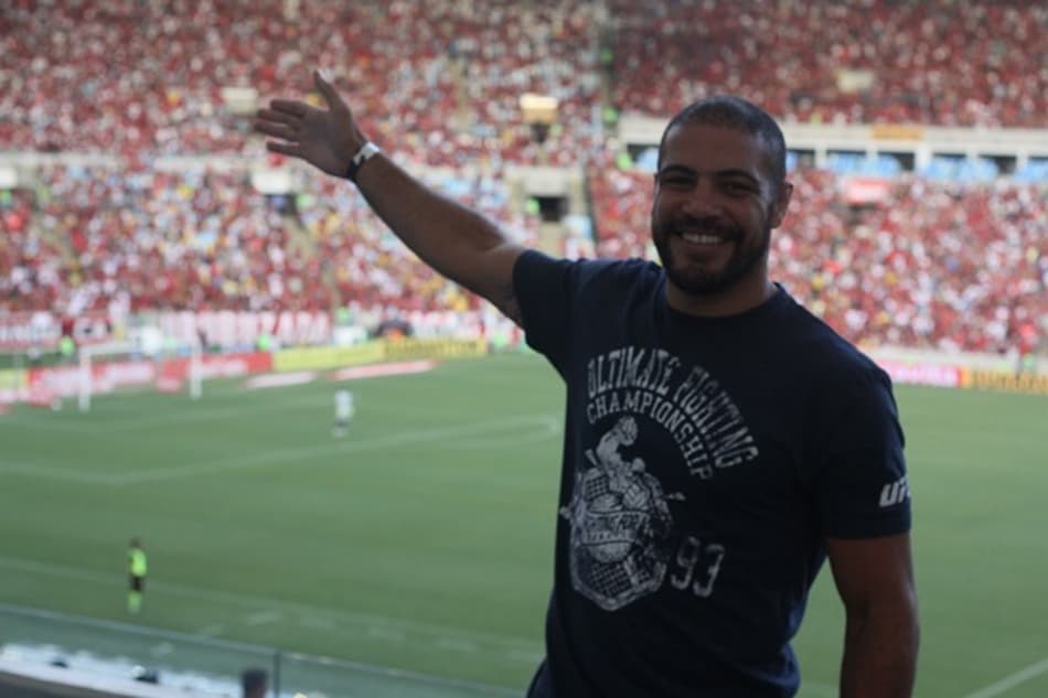 Thales aposta na versatilidade para surpreender Chris Camozzi