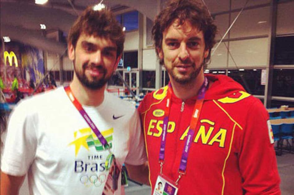 Lucão reencontra “irmão” Pau Gasol e espera por mais selfies