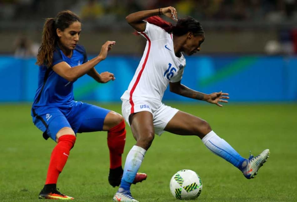 Em final antecipada, EUA passam da França e lideram no futebol feminino