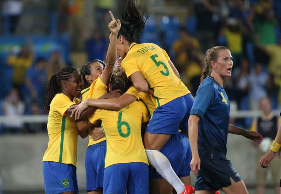 Com show de Marta, Seleção goleia a Suécia e vence a segunda na Rio-2016