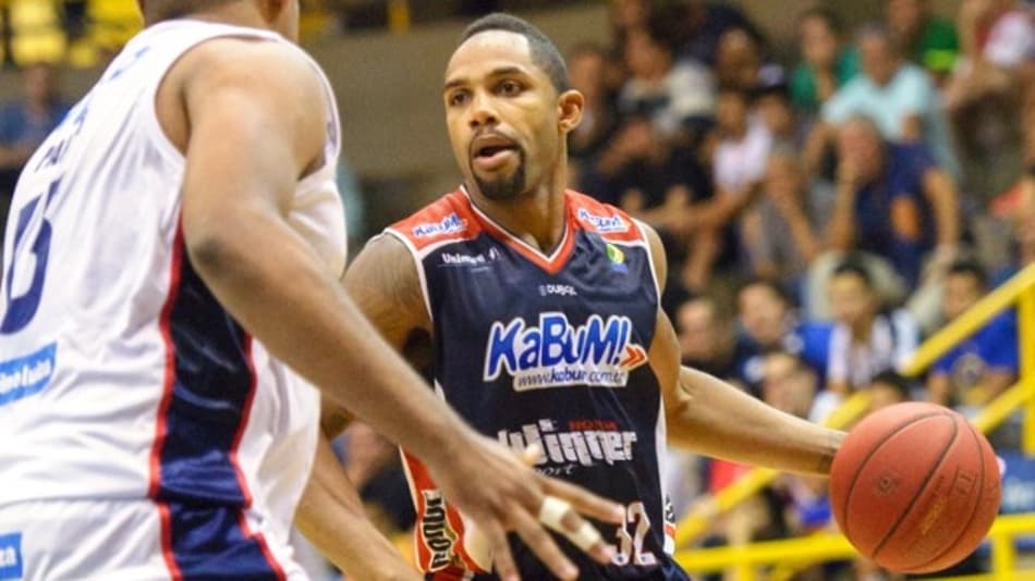 Cara nova! Vasco acerta com gringo ex-Fla para disputa da NBB