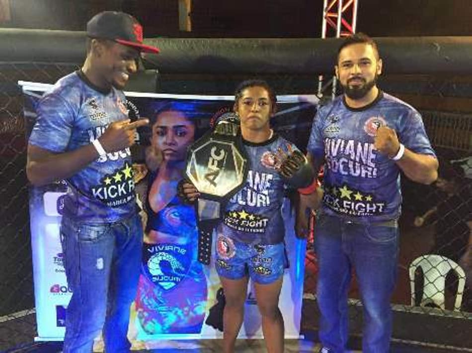 Aspera FC 42: Viviane Sucuri conquista cinturão e Puro Osso vence