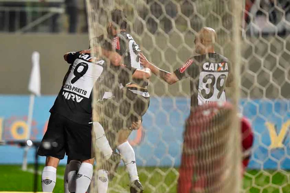 No Horto, Atlético-MG vence Chape e entra no G-4 do Brasileirão