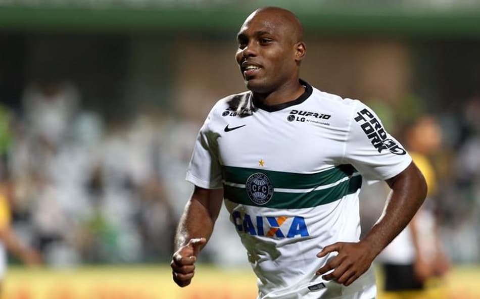Apostas devem ser anunciadas pelo Vasco antes do término de 2016