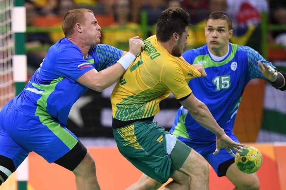 Brasil para na muralha eslovena e perde no handebol masculino