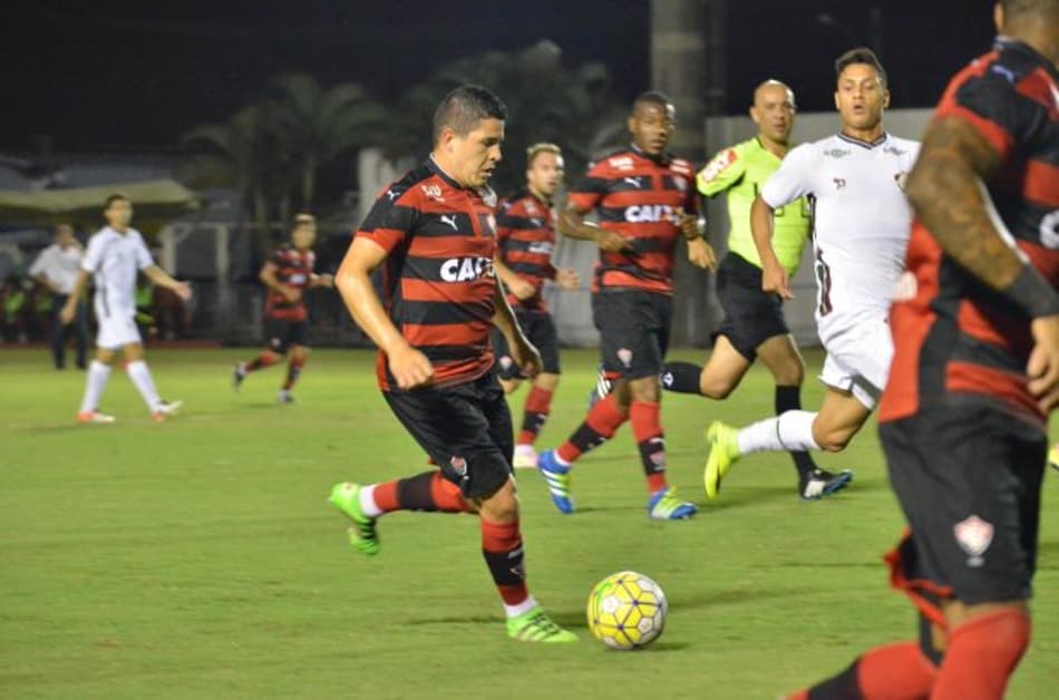 Diego Renan espera Vitória com mais foco para restante do Brasileirão