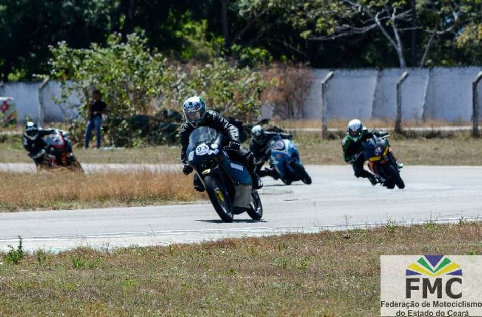 Pilotos de todo o Nordeste participam da Copa de Motovelocidade