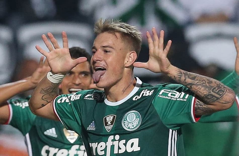 Róger Guedes espera por chance e tem boas lembranças do Coritiba