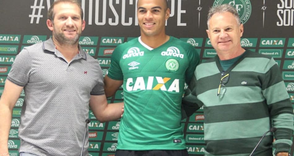 Chapecoense apresenta novo reforço para segundo turno do Brasileirão