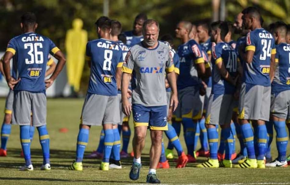 Cruzeiro faz último treino, mas Mano não decide time que pega o Furacão