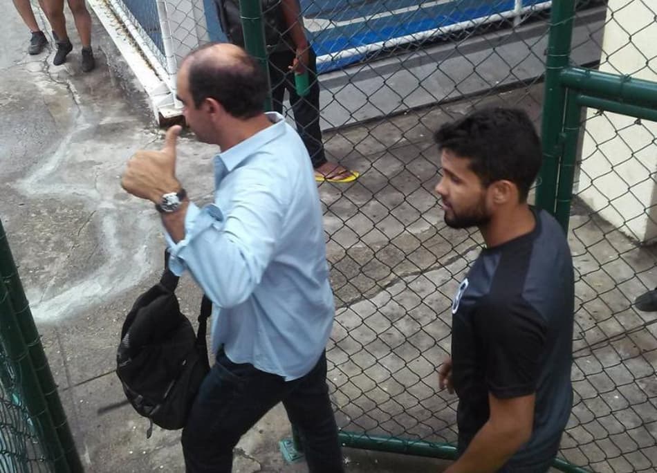 Aniversário do clube e possível saída de Ricardo Gomes! Siga o dia do Botafogo