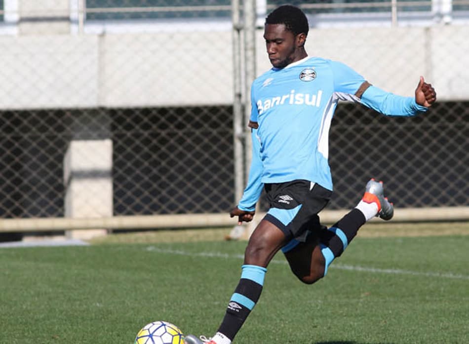 Negueba se torna dúvida para o jogo contra o Corinthians