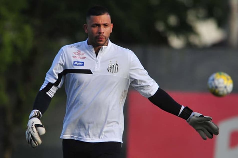 Goleiro por influência paterna, Vladimir recebe um pedido especial