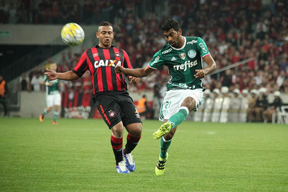 Atlético-PR minimiza perda de invencibilidade na Arena contra Palmeiras